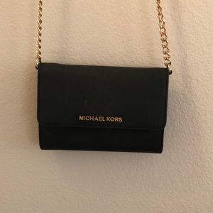 Michael Kors Jet Set Smartphone Crossbody